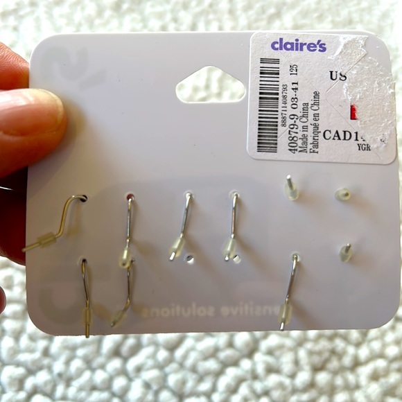 NWT Claire’s Five Sets Sports Earrings Pierced Ears Volleyball Soccer Tennis - Picture 3 of 3